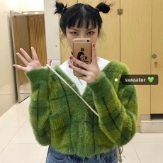 批发<b class='q'>欧美</b>时尚复古鬼马少女加厚保暖貂绒格子毛衣开衫外套推荐优质