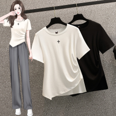 批发实拍2022夏装新款洋气褶皱肉肉妹显瘦<b class='q'>克</b><b class='q'>罗</b><b class='q'>星</b>绣花百搭T恤