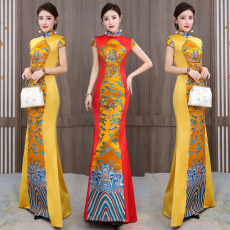 批发2024年中国风式红色龙袍长款晚礼服模特团体走秀旗袍舞台演出服装