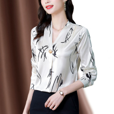 批发实拍2026春秋新款真丝上衣<b class='q'>长袖</b>时尚V领大码衬衣印花洋气<b class='q'>女</b>士衬衫