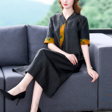 批发2025新款重磅真丝<b class='q'>连衣裙</b>香云纱女装专柜<b class='q'>正品</b>桑蚕丝高端妈妈装