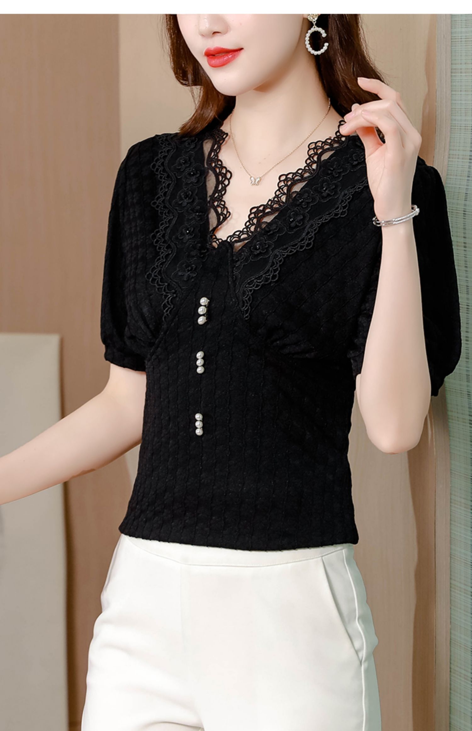 黑色上衣女夏季2022新款时尚绣花v领短袖t恤女夏收腰短款小衫显瘦