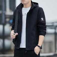 批发夹克男春季2022新款青年男装韩版潮流登山系防风冲锋衣男脱帽外套