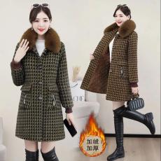 批发加绒加厚毛呢外套女2022冬季新款高档时尚洋气中年带毛领保暖大衣