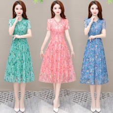 批发实拍 2026夏季新款大码短袖<b class='q'>连衣裙</b>印花修身洋气中长款