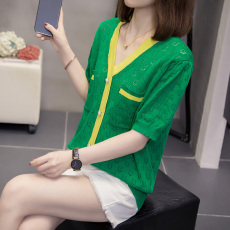 批发2026年夏季新款V领纽扣冰丝针织上衣大码女装胖mm宽松显瘦短袖T恤