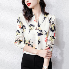 批发实拍2026年新款v领<b class='q'>衬衣</b>重磅仿<b class='q'>真丝</b>印花长袖高端气质大码女上衣