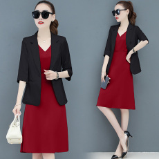 批发小<b class='q'>西装</b>外套女薄款2026夏季新款职业套装<b class='q'>裙</b>小个子西服两件套连衣<b class='q'>裙</b>