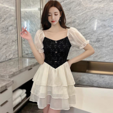 批发2026春夏季甜辣妹减龄气质法式初恋系设计感小个子方领蛋糕<b class='q'>连衣裙</b>