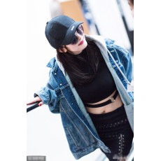 批发2017<b class='q'>杨幂</b><b class='q'>同款</b>机场<b class='q'>同款</b>牛仔外套连帽短外套情侣装女装上衣