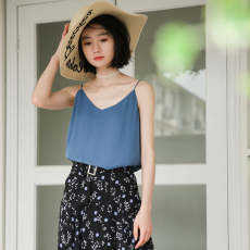 批发实拍  2022春夏季新款v领吊带<b class='q'>背心</b>女短款 白色<b class='q'>雪纺</b>打底<b class='q'>背心</b>