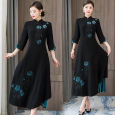 批发2026春高贵优雅妈妈装改良<b class='q'>旗袍</b>裙新品中式绣花拼接礼服<b class='q'>长款</b>连衣裙