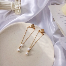 批发韩版耳坠珍珠网红耳环2长款气质小众显脸瘦百搭耳<b class='q'>饰品</b>女