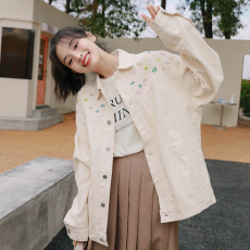 批发实拍2025秋季韩版宽松刺绣米白色牛仔外套女学生<b class='q'>甜美</b>上衣牛仔衣