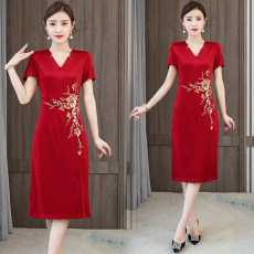 批发喜婆婆婚宴<b class='q'>连衣裙</b>丈母娘高贵年轻高端婚礼妈妈礼服旗袍裙夏季薄