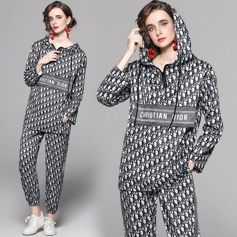 RY2626# 实拍-时尚宽松经典字母印花冲锋衣+长裤休闲套装