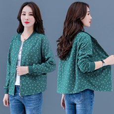 批发休闲<b class='q'>外套</b><b class='q'>中老年</b>女装外搭2026年新款大码中年妈妈薄款春<b class='q'>秋装</b>上衣
