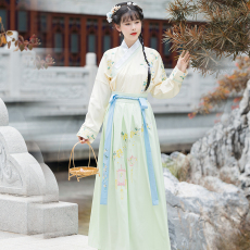 批发正品原创汉服女古装改良蕾丝绣花超仙中国风襦裙<b class='q'>民族</b>舞蹈演出服装