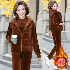 批发中老年人女装2021新款春秋<b class='q'>冬</b>装中年妈妈上衣服金丝绒运动三件套装