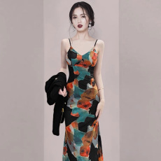 批发法式复古风吊带连衣裙御姐气质2022夏季新款女人味时尚<b class='q'>印花</b>包臀裙