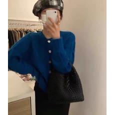 批发韩国东大门2025年秋冬新款复古宽松百搭洋气宝蓝色针织<b class='q'>毛衣</b>开衫女