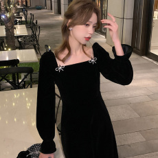 批发好质量新款赫本风小黑裙法式复古小礼服长裙金丝绒<b class='q'>连衣裙</b>子女