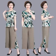 批发2026新款妈妈时尚套装中老年女装夏季短袖雪纺<b class='q'>上衣</b>九分裤两件套薄