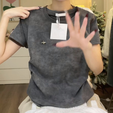 批发原版广州面料 纯棉 带<b class='q'>饰品</b>深灰色扎染<b class='q'>短袖</b>T恤辣妹甜美正肩上衣