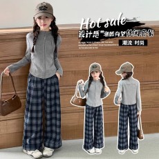 批发小女孩秋装上衣套装2025新款时髦<b class='q'>女童</b>修身短<b class='q'>开衫</b>格子休闲裤中大童