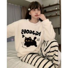 批发馨依 秋冬季卡通小黑猫半边绒睡衣女款珊瑚绒加绒加厚家居服套装