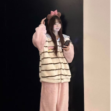 批发馨依 秋冬季爆款睡衣女士珊瑚绒睡衣女加绒加厚保暖家居服套装