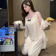 批发馨依 德绒<b class='q'>三件套</b>带胸垫固定双面加厚波点性感纯欲<b class='q'>睡衣</b>女和服