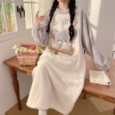 批发馨依 冬季<b class='q'>睡衣</b>女款睡裙保暖长毛<b class='q'>绒</b>加肥加大裙子加厚可外出家居服