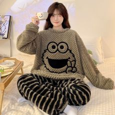 批发馨依 新款<b class='q'>睡衣</b>女士<b class='q'>珊瑚</b><b class='q'>绒</b>保暖套装可外出休闲卡通法兰<b class='q'>绒</b>家居服