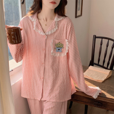 批发馨依 秋季新款睡衣女士手工刺绣皱布开衫格子长袖蕾丝花边家居服