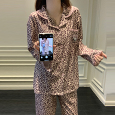批发馨依 春秋新款仿棉拉架睡衣女款长袖翻领豹纹印花可外出家居服