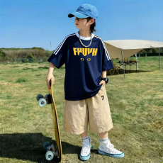 批发<b class='q'>男</b><b class='q'>童</b><b class='q'>夏季</b><b class='q'>套装</b>宽松纯棉三条杆短袖运动速干工装裤中<b class='q'>大</b><b class='q'>童</b>外穿两件套