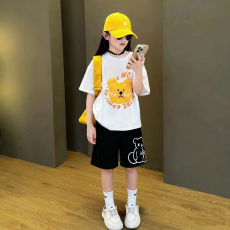 批发女童洋气夏装套装宽松休闲运动纯棉短袖五分短裤中大<b class='q'>儿童</b>两件套潮