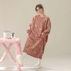 批发珍贝绒软绵绵睡裙女秋<b class='q'>冬</b>长袖长款宽松大码女士家居服 260克