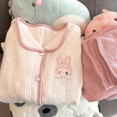 批发【阿宝浠】<b class='q'>睡衣</b>冬季<b class='q'>珊瑚</b><b class='q'>绒</b>家居服套装可外穿少女学生开衫卡通法兰<b class='q'>绒</b>