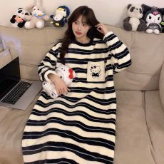 批发【阿宝浠】<b class='q'>睡衣</b>女冬季宽松大码<b class='q'>珊瑚</b><b class='q'>绒</b>法兰<b class='q'>绒</b>可外穿条纹卡通家居服