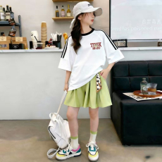 批发<b class='q'>男童</b>夏<b class='q'>季</b>套装宽松纯棉三条杆短袖运动速干工装裤中大童外穿两件套