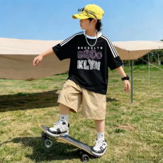 批发<b class='q'>男童</b>夏<b class='q'>季</b>套装宽松纯棉三条杆短袖运动速干工装裤中大童外穿两件套