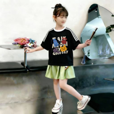 批发<b class='q'>女</b><b class='q'>童</b>夏季套装宽松纯棉三条杆短袖冰丝裙裤中大童外穿洋气两件套潮
