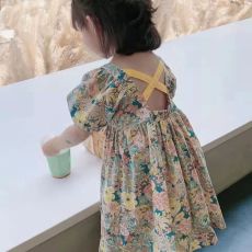批发女童连衣裙2026新款洋气<b class='q'>韩版</b>儿童裙子夏季童装泡泡袖女宝宝碎花裙