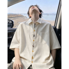 批发日系趣味猫咪刺绣短袖衬衫<b class='q'>男装</b>夏季宽松bf慵懒风情侣百搭条纹上衣