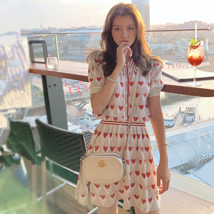 滕雨佳 showamiu s/s 2019闪光少女超减龄爱心提花亮丝套装