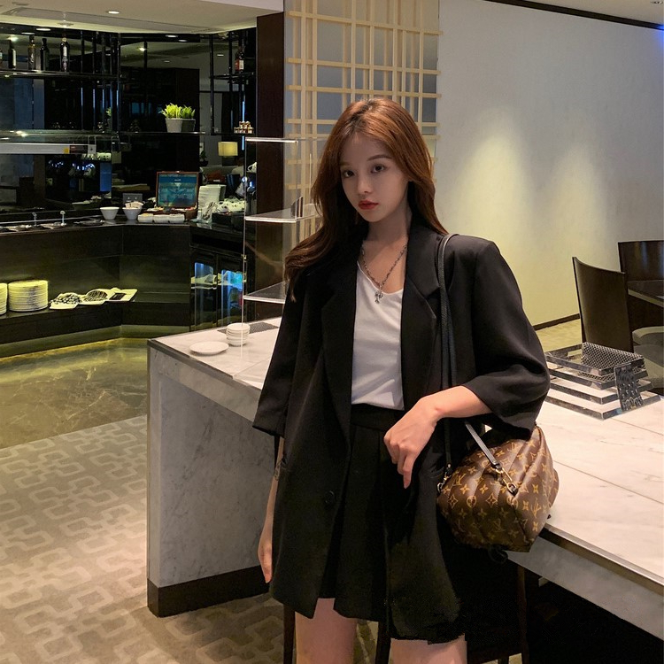 钱夫人 网红黑色小西装外套女韩版宽松英伦风西服百褶裙两件套装