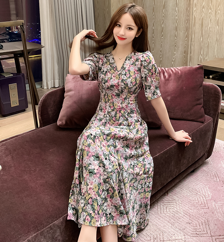 碎花泡泡袖连衣裙女装2020夏季新款气质高腰长裙法式复古仙女裙子