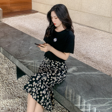 小雏菊碎花半身裙女春夏2020新款中长款高腰显瘦鱼尾包臀裙一步裙
